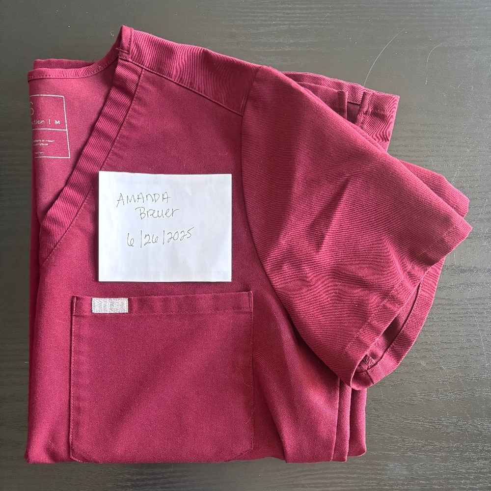 Figs scrub top